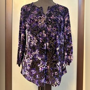 ‼️New Year’s Clearance‼️ Roz & Ali Black and Purple Floral Blouse Size S
